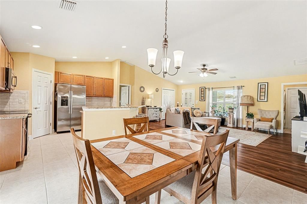 For Sale: $275,000 (3 beds, 2 baths, 1541 Square Feet)