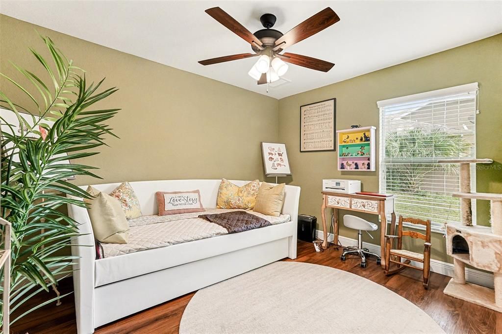 For Sale: $275,000 (3 beds, 2 baths, 1541 Square Feet)