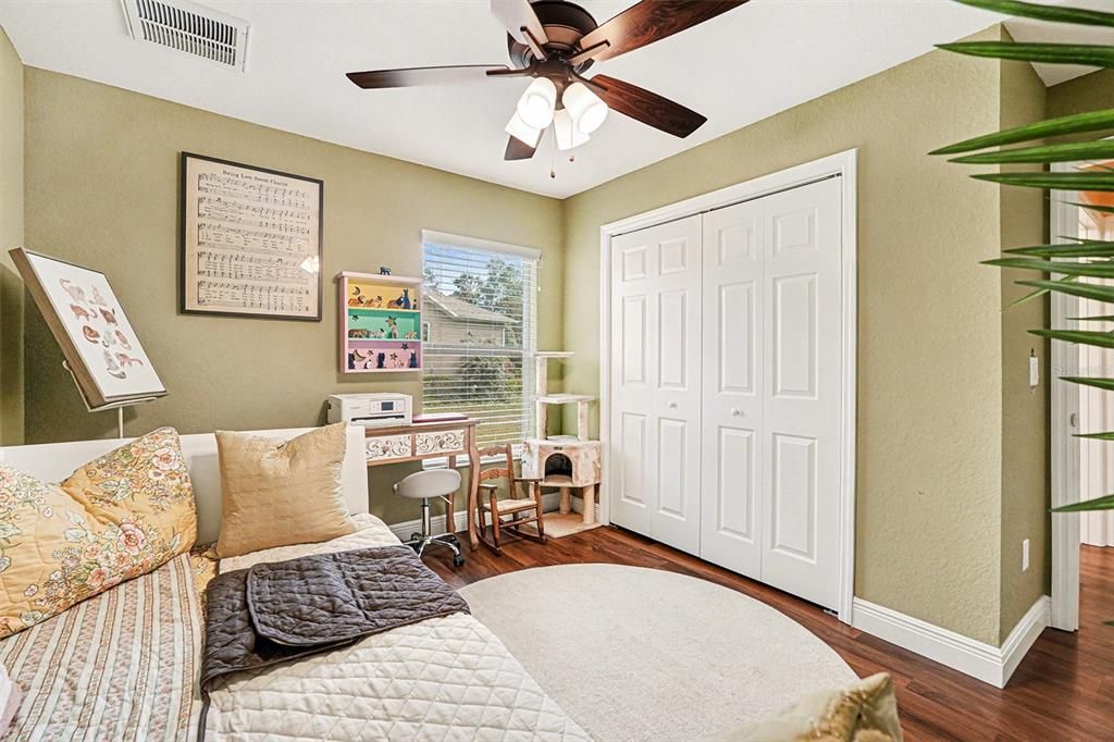 For Sale: $275,000 (3 beds, 2 baths, 1541 Square Feet)