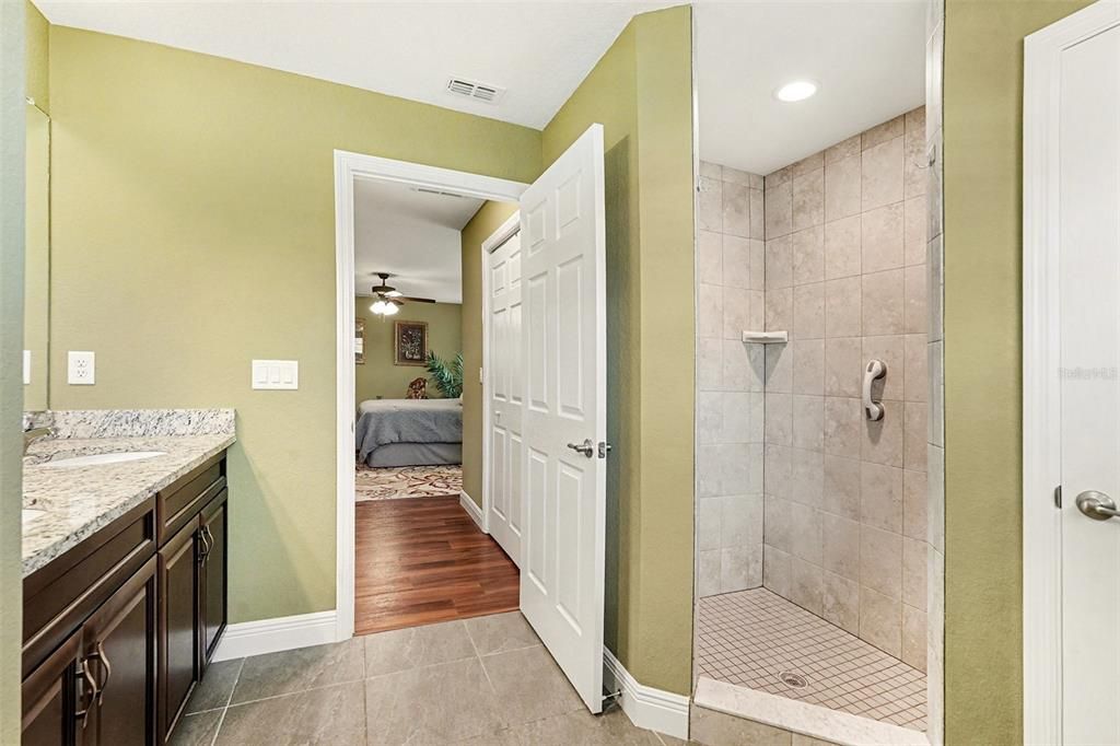 For Sale: $275,000 (3 beds, 2 baths, 1541 Square Feet)