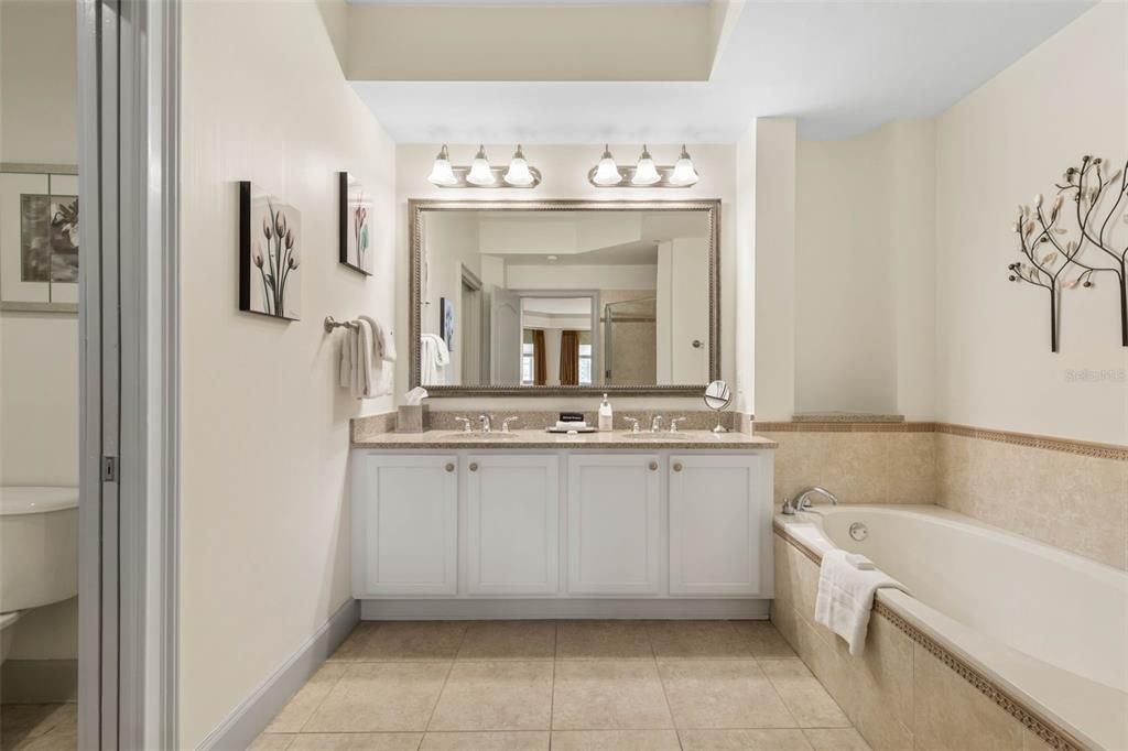 En Venta: $399,000 (2 camas, 2 baños, 1351 Pies cuadrados)