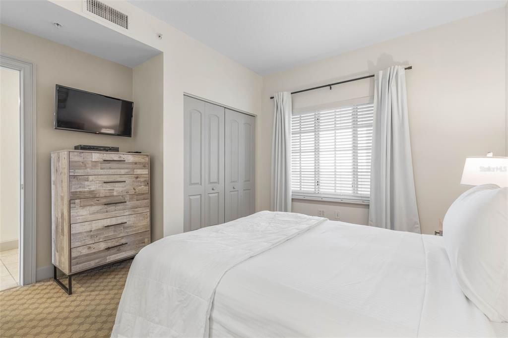 En Venta: $399,000 (2 camas, 2 baños, 1351 Pies cuadrados)