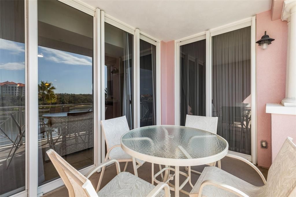 En Venta: $399,000 (2 camas, 2 baños, 1351 Pies cuadrados)