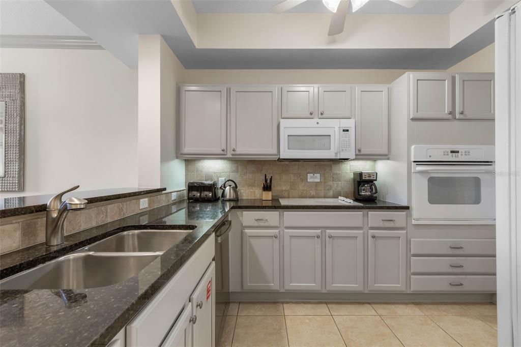 En Venta: $399,000 (2 camas, 2 baños, 1351 Pies cuadrados)