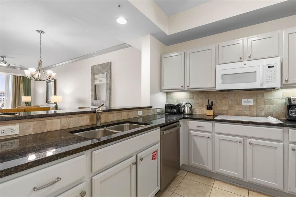 En Venta: $399,000 (2 camas, 2 baños, 1351 Pies cuadrados)