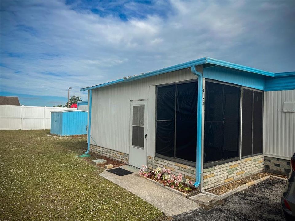 На продажу: $64,900 (2 спален, 1 ванн, 672 Квадратных фут)