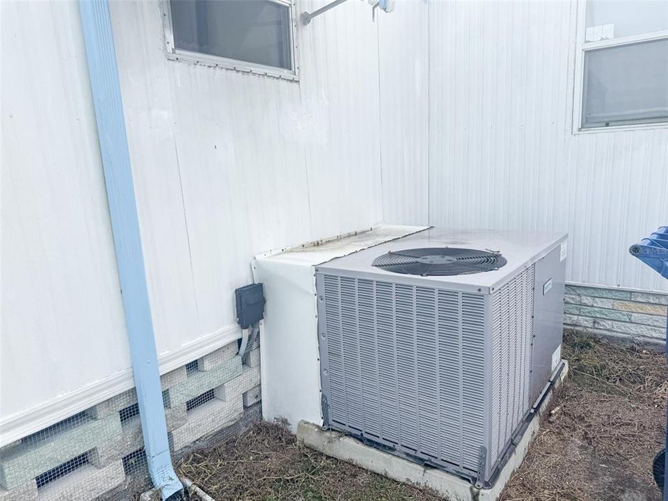 На продажу: $64,900 (2 спален, 1 ванн, 672 Квадратных фут)