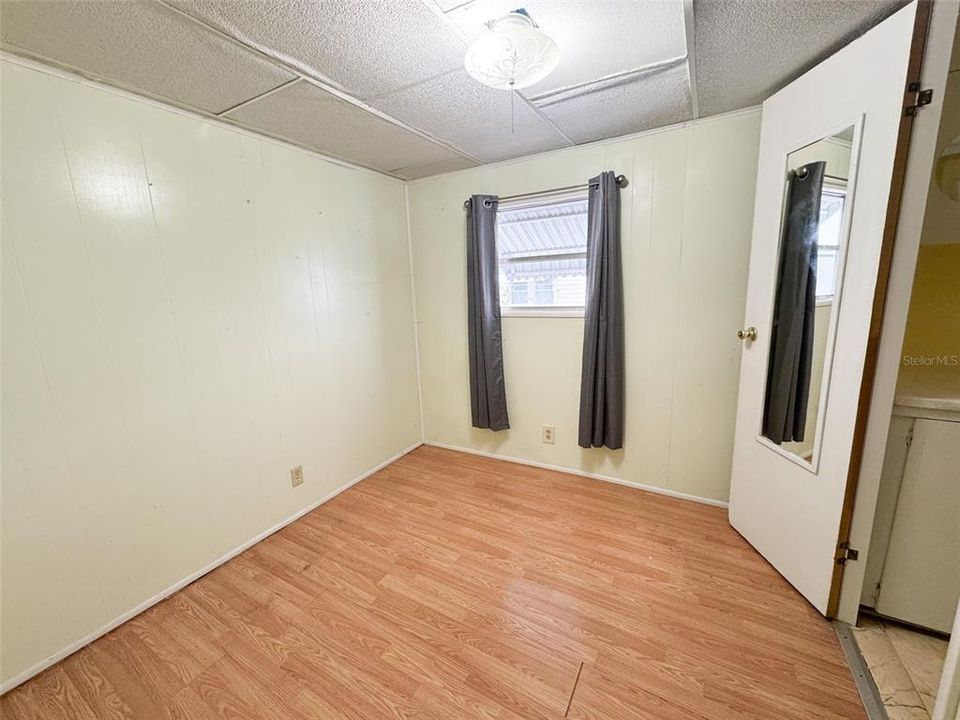 На продажу: $64,900 (2 спален, 1 ванн, 672 Квадратных фут)