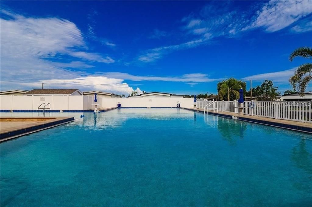 На продажу: $64,900 (2 спален, 1 ванн, 672 Квадратных фут)