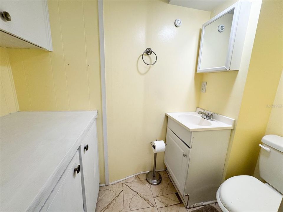 На продажу: $64,900 (2 спален, 1 ванн, 672 Квадратных фут)