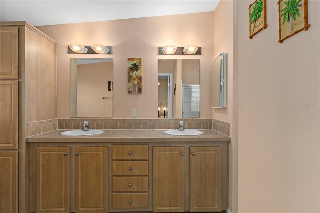 For Sale: $237,900 (3 beds, 2 baths, 1488 Square Feet)