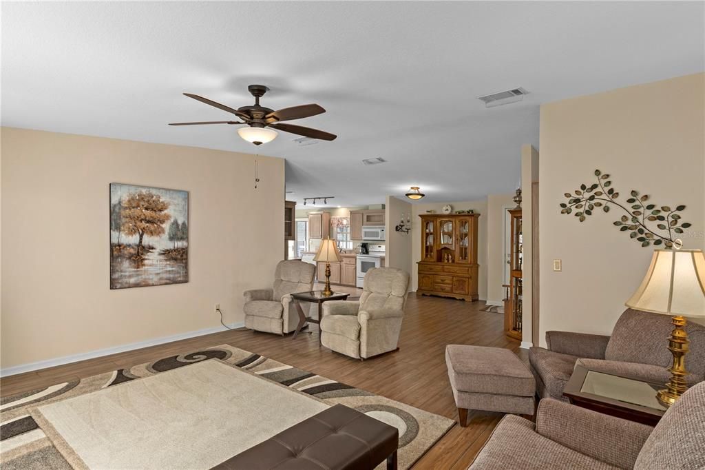 For Sale: $237,900 (3 beds, 2 baths, 1488 Square Feet)