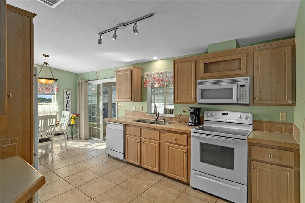 For Sale: $237,900 (3 beds, 2 baths, 1488 Square Feet)