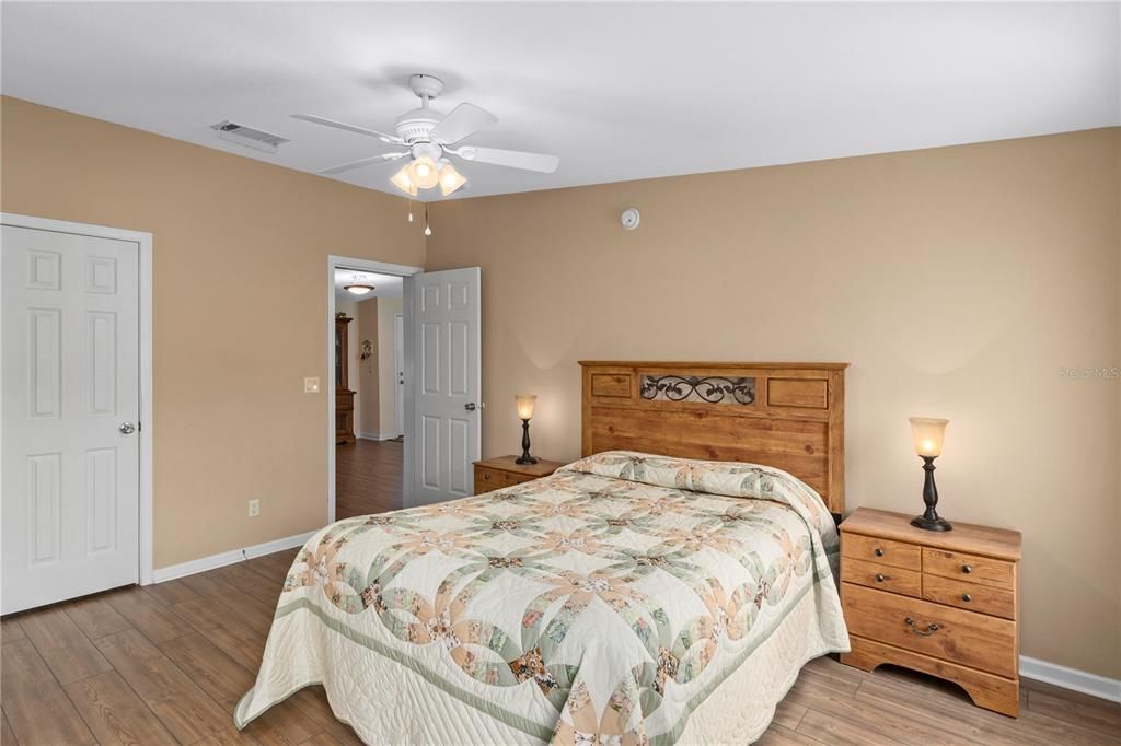 For Sale: $237,900 (3 beds, 2 baths, 1488 Square Feet)