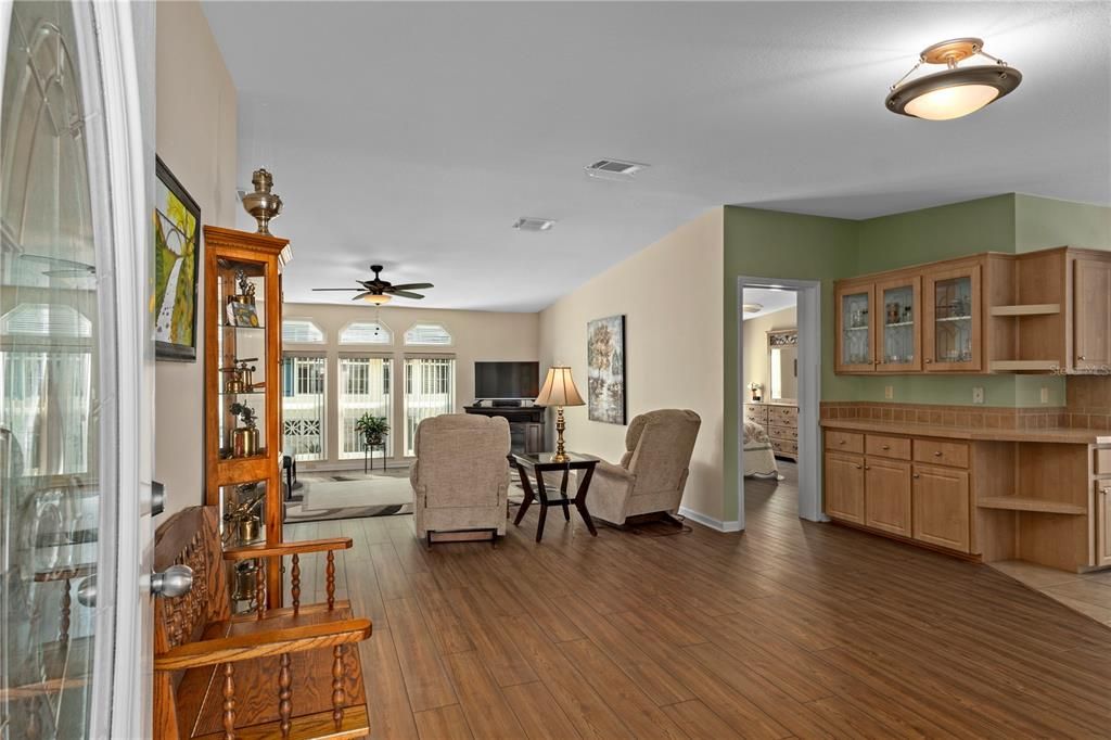 For Sale: $237,900 (3 beds, 2 baths, 1488 Square Feet)