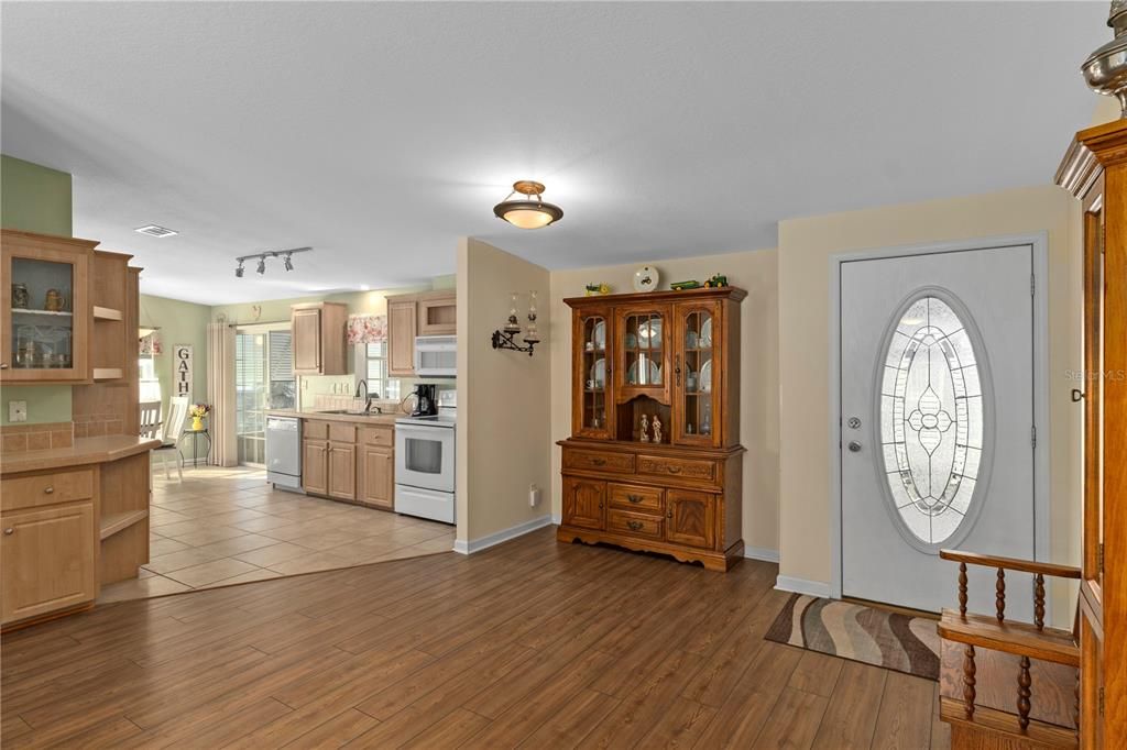 For Sale: $237,900 (3 beds, 2 baths, 1488 Square Feet)