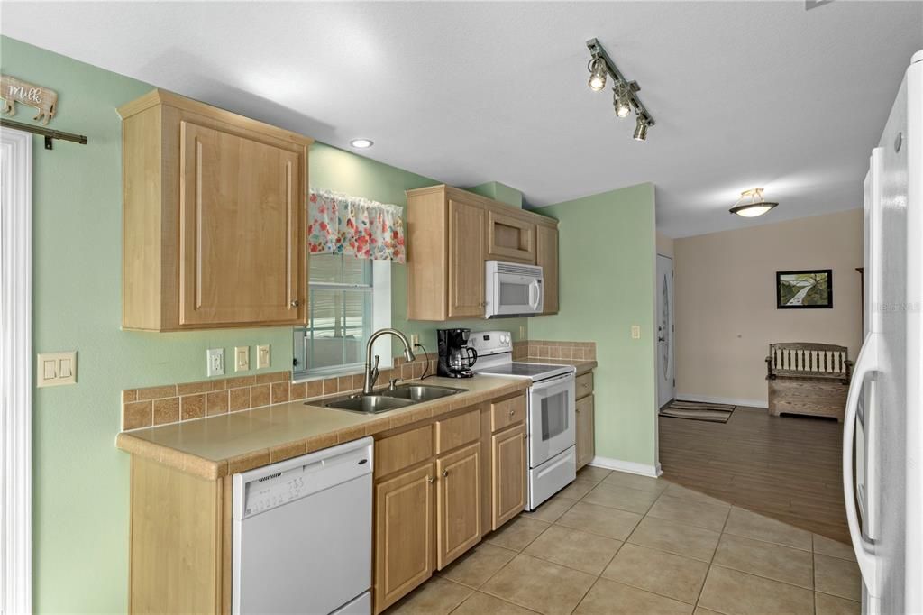For Sale: $237,900 (3 beds, 2 baths, 1488 Square Feet)