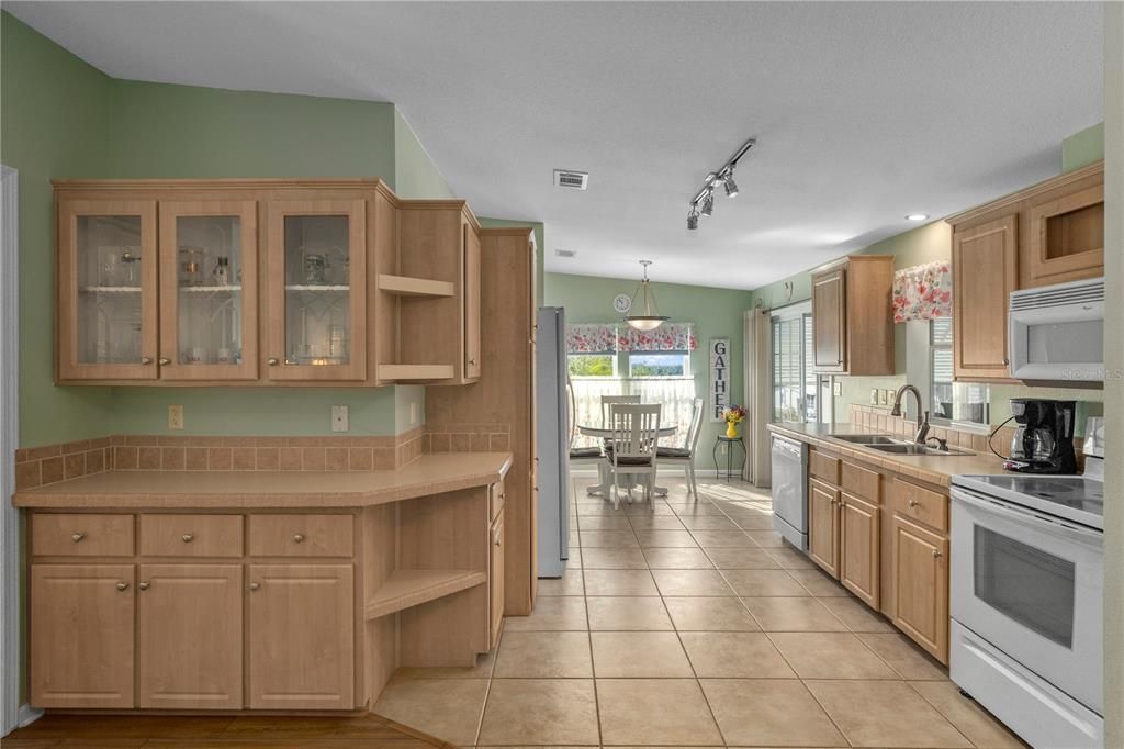 For Sale: $237,900 (3 beds, 2 baths, 1488 Square Feet)