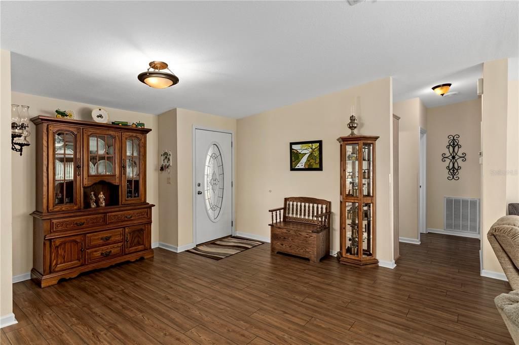 For Sale: $237,900 (3 beds, 2 baths, 1488 Square Feet)