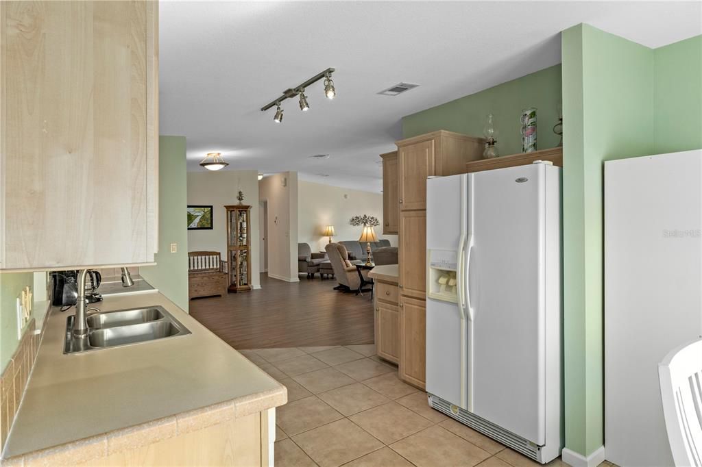 For Sale: $237,900 (3 beds, 2 baths, 1488 Square Feet)