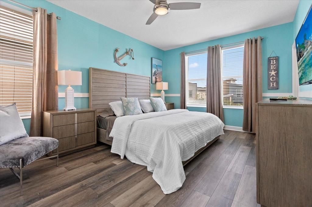 En Venta: $765,000 (6 camas, 5 baños, 3343 Pies cuadrados)