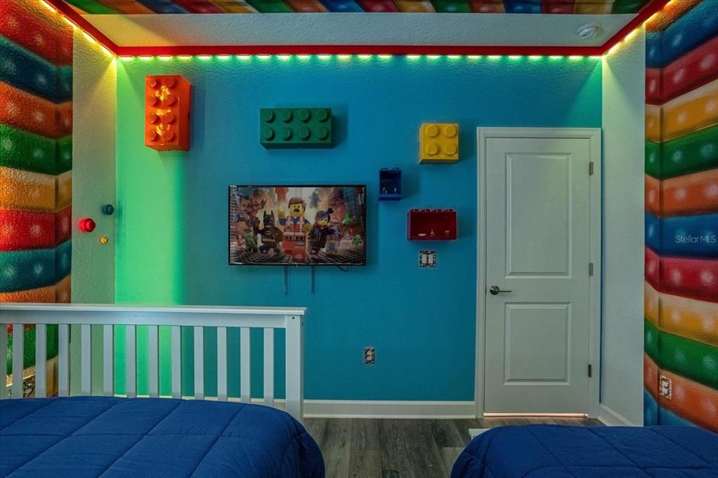 En Venta: $765,000 (6 camas, 5 baños, 3343 Pies cuadrados)