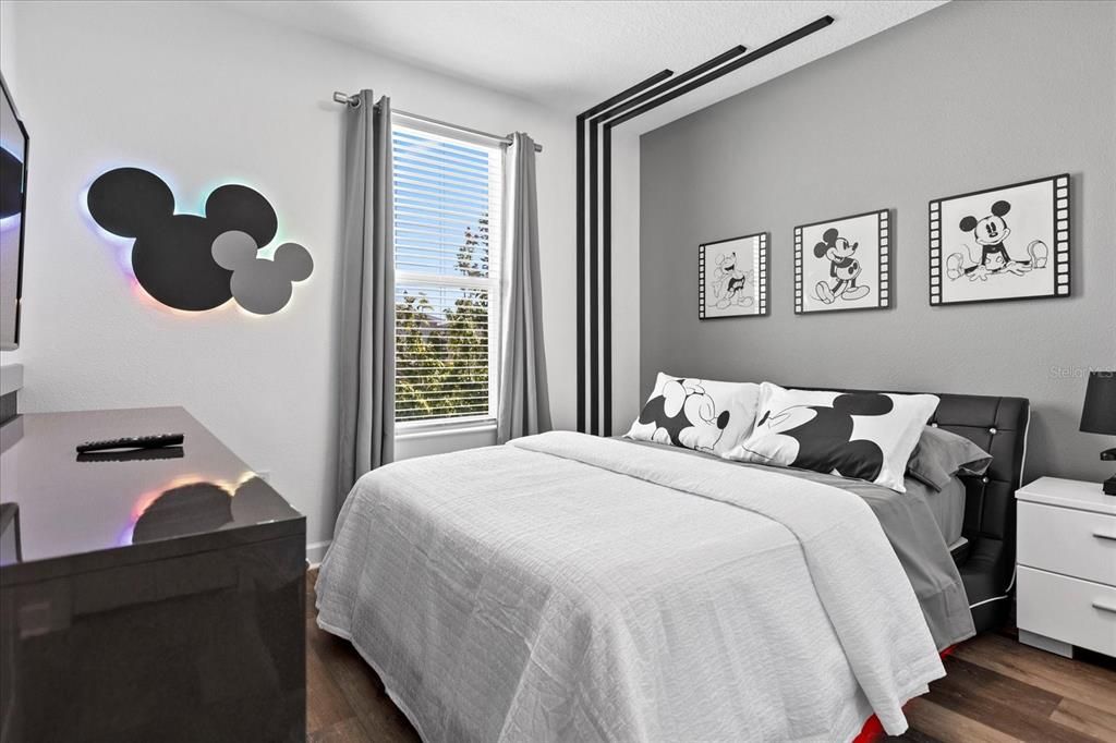 En Venta: $765,000 (6 camas, 5 baños, 3343 Pies cuadrados)