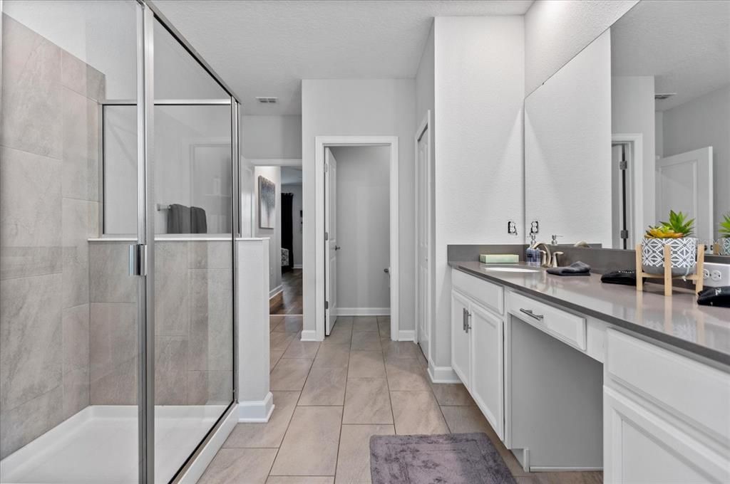 En Venta: $765,000 (6 camas, 5 baños, 3343 Pies cuadrados)