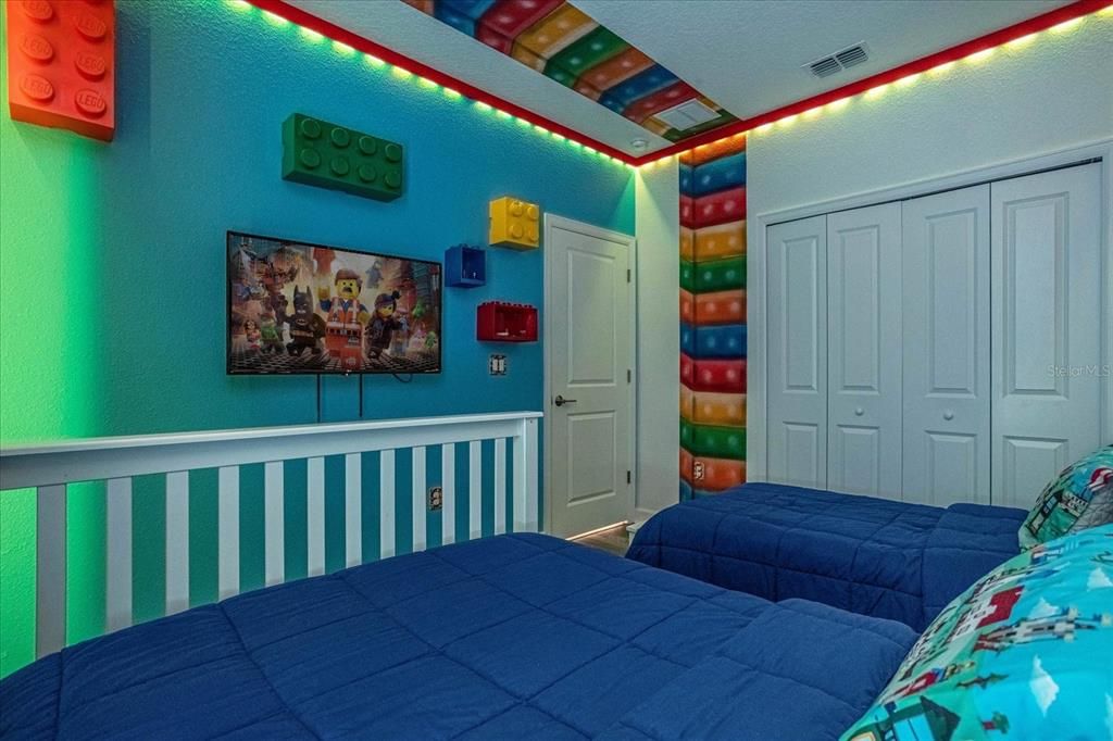 En Venta: $765,000 (6 camas, 5 baños, 3343 Pies cuadrados)