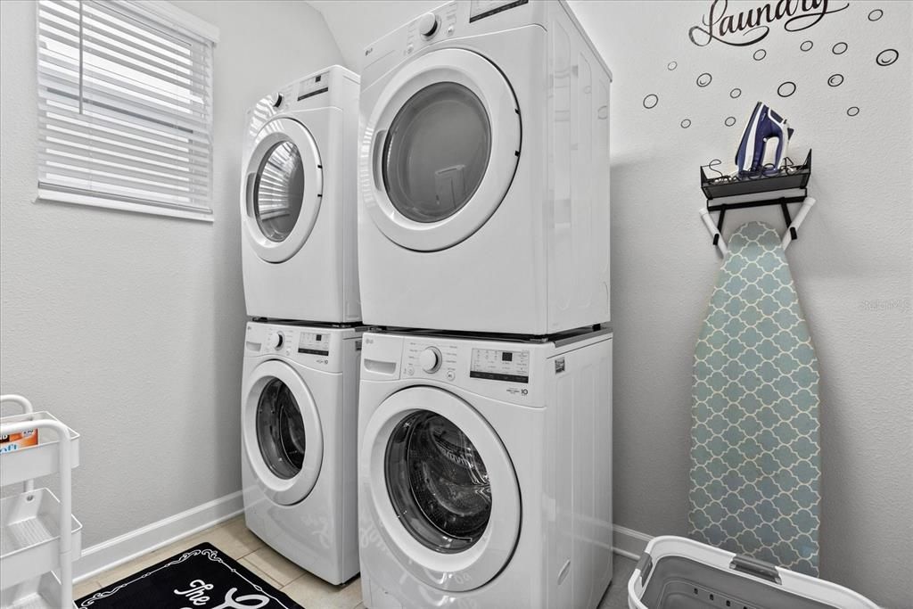 En Venta: $765,000 (6 camas, 5 baños, 3343 Pies cuadrados)