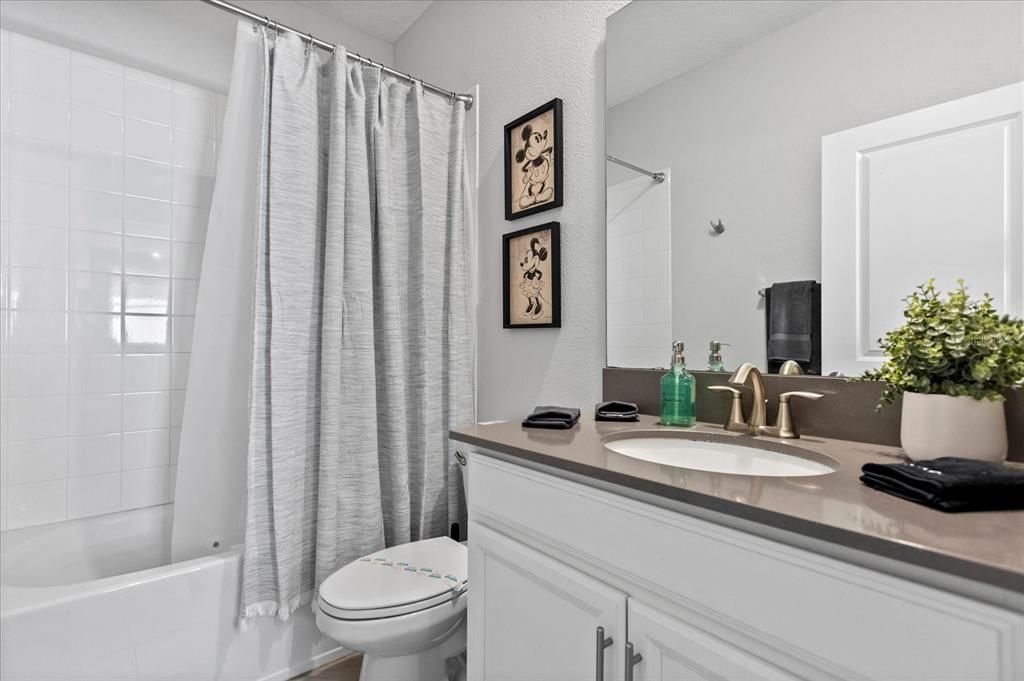 En Venta: $765,000 (6 camas, 5 baños, 3343 Pies cuadrados)