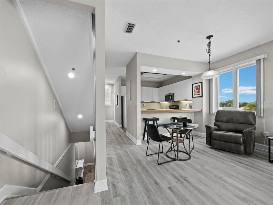 En Venta: $475,000 (1 camas, 2 baños, 1244 Pies cuadrados)