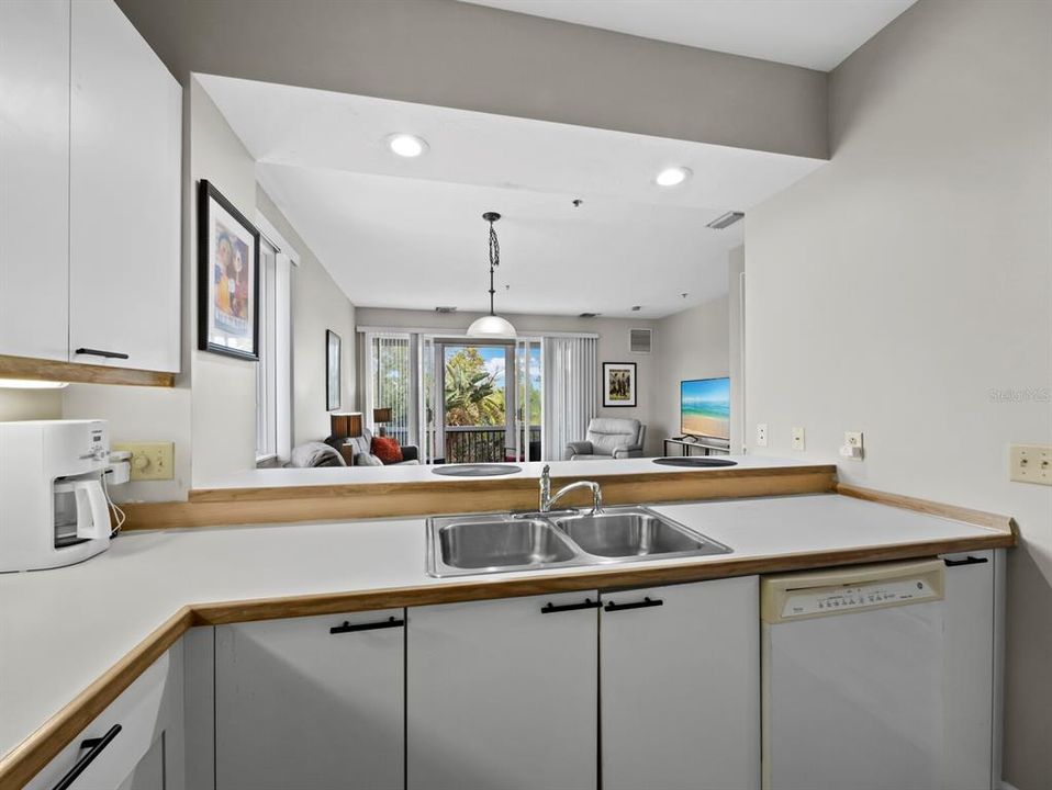 En Venta: $475,000 (1 camas, 2 baños, 1244 Pies cuadrados)