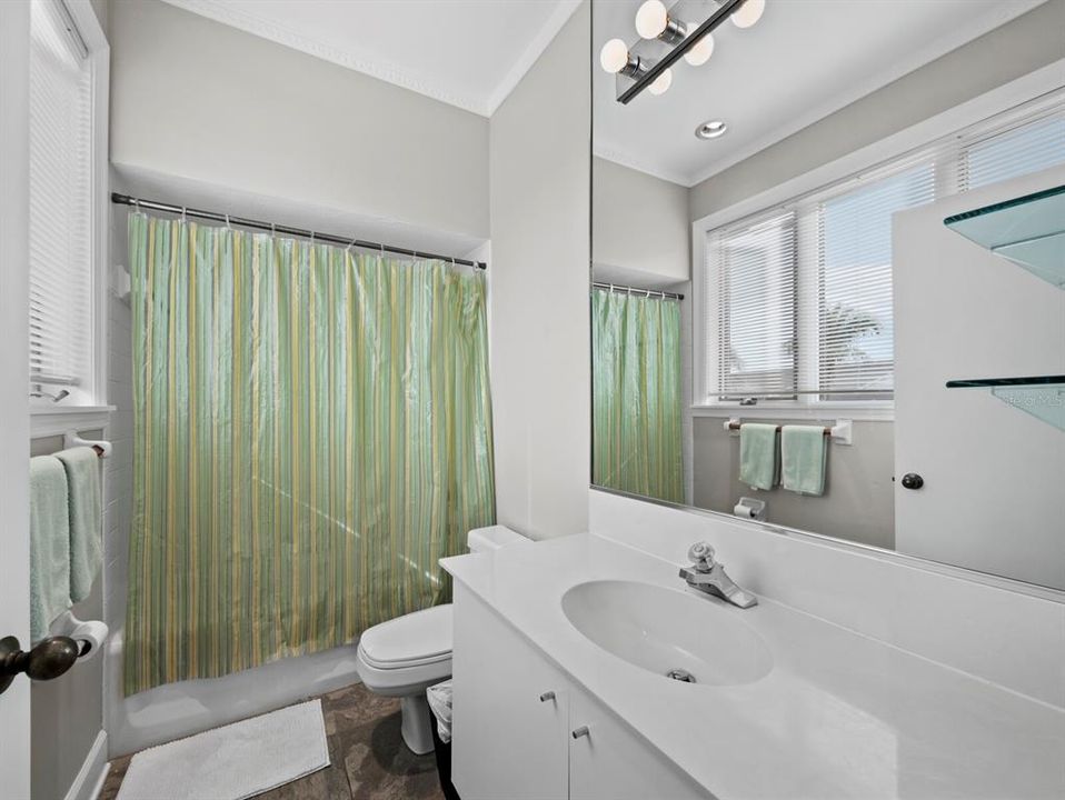 En Venta: $475,000 (1 camas, 2 baños, 1244 Pies cuadrados)