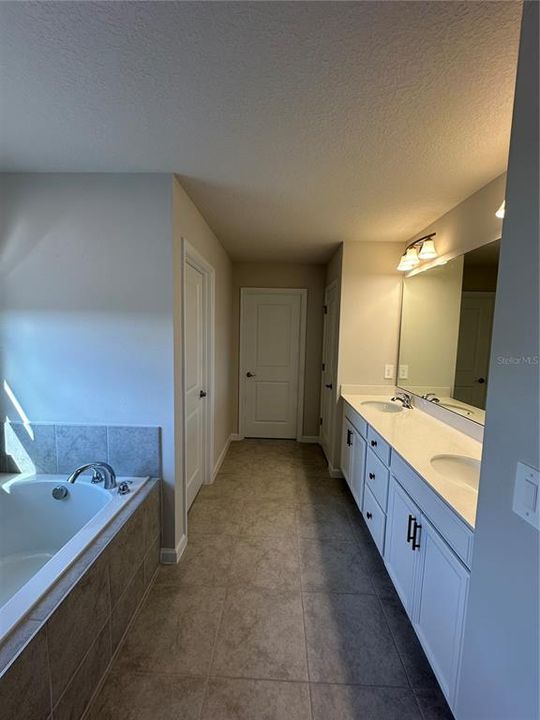 En Renta: $3,950 (5 camas, 5 baños, 3680 Pies cuadrados)