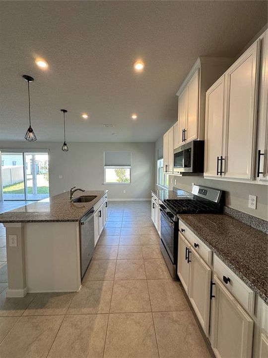 En Renta: $3,950 (5 camas, 5 baños, 3680 Pies cuadrados)