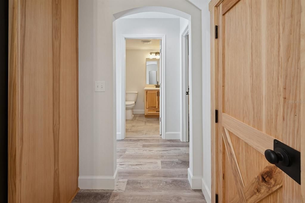 На продажу: $475,000 (4 спален, 2 ванн, 1984 Квадратных фут)