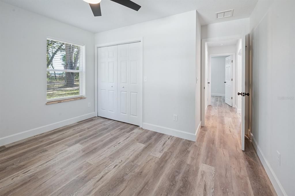 На продажу: $475,000 (4 спален, 2 ванн, 1984 Квадратных фут)