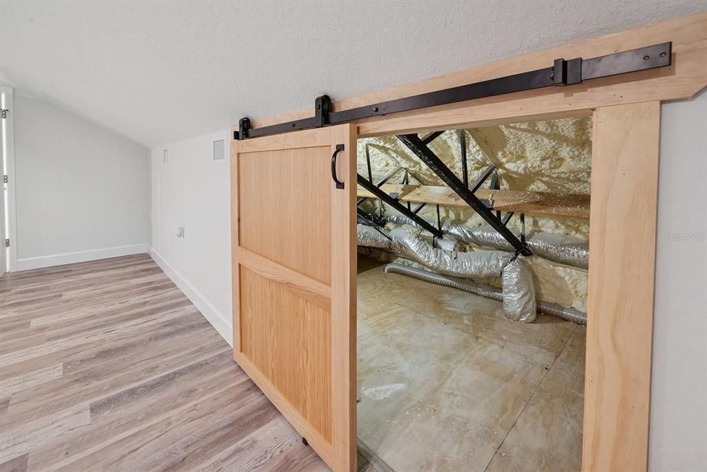 На продажу: $475,000 (4 спален, 2 ванн, 1984 Квадратных фут)