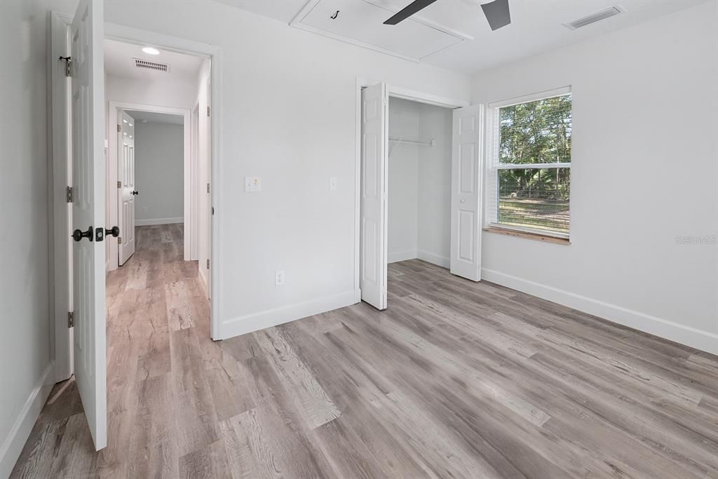 На продажу: $475,000 (4 спален, 2 ванн, 1984 Квадратных фут)