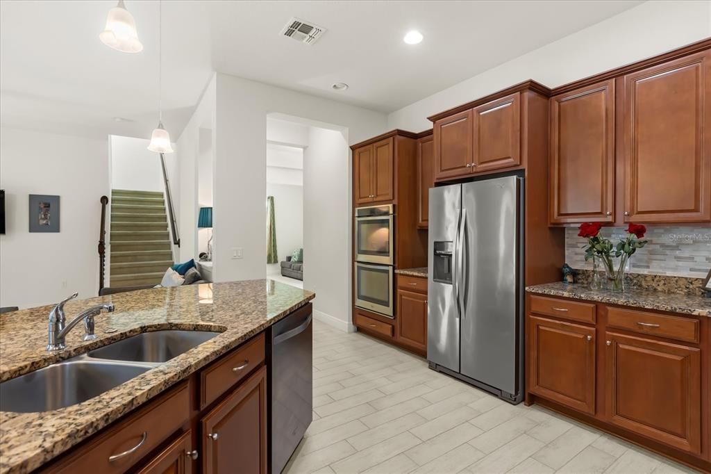 For Sale: $789,000 (4 beds, 3 baths, 2650 Square Feet)