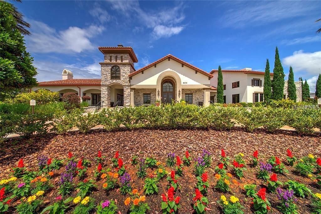 For Sale: $789,000 (4 beds, 3 baths, 2650 Square Feet)