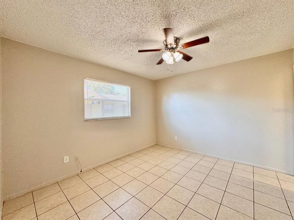 For Rent: $2,100 (3 beds, 2 baths, 1819 Square Feet)