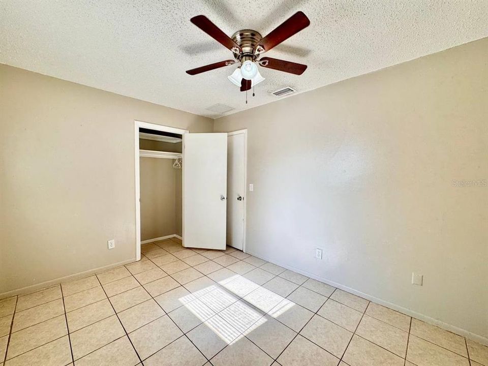 For Rent: $2,100 (3 beds, 2 baths, 1819 Square Feet)