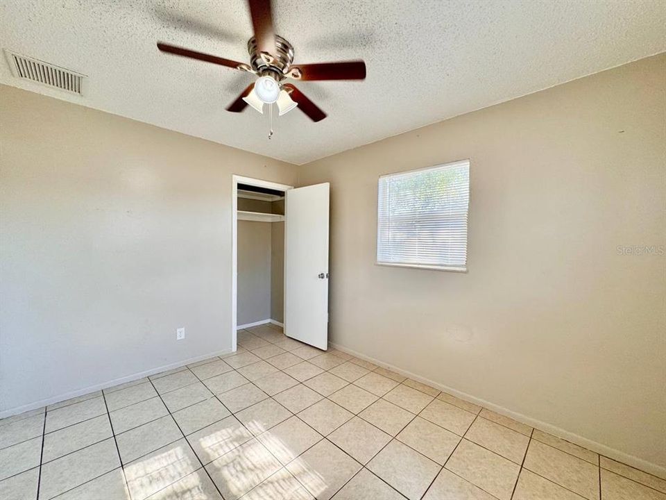 For Rent: $2,100 (3 beds, 2 baths, 1819 Square Feet)