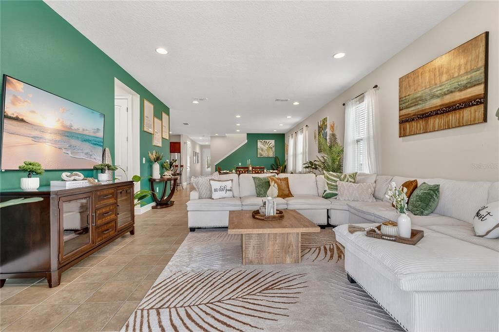 待售: $986,000 (11 贝兹, 10 浴室, 4707 平方英尺)