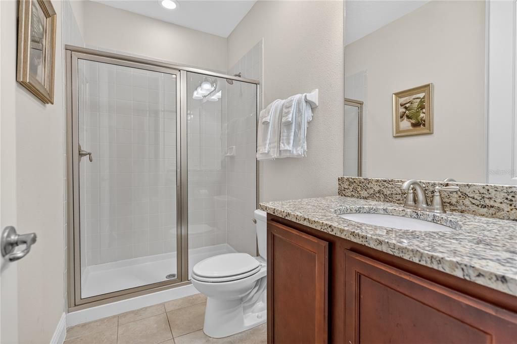 待售: $986,000 (11 贝兹, 10 浴室, 4707 平方英尺)