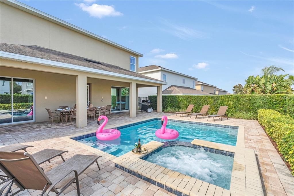 待售: $986,000 (11 贝兹, 10 浴室, 4707 平方英尺)