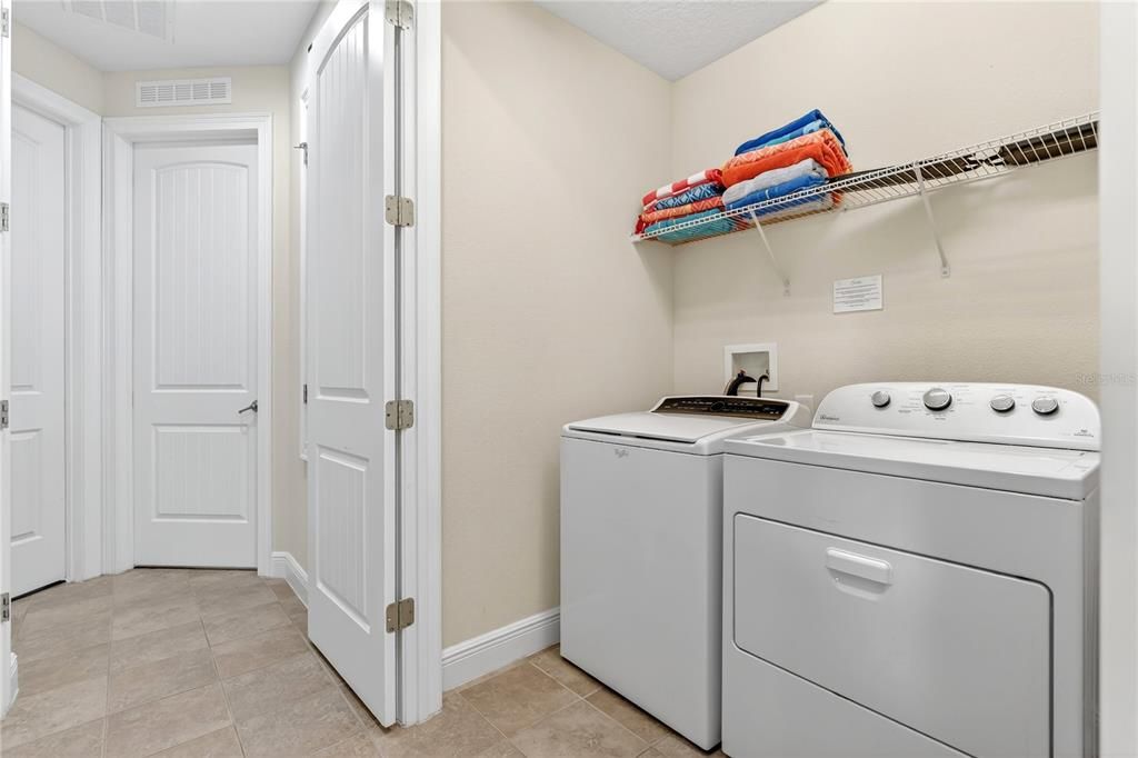 待售: $986,000 (11 贝兹, 10 浴室, 4707 平方英尺)