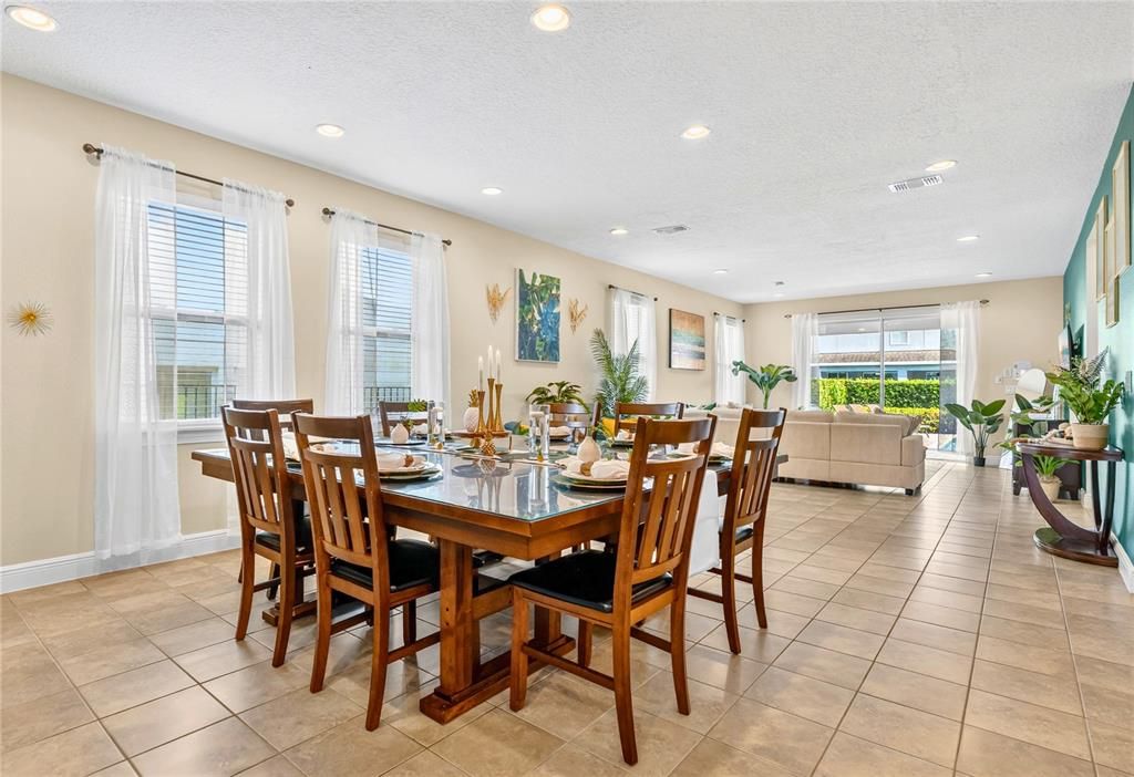 待售: $986,000 (11 贝兹, 10 浴室, 4707 平方英尺)